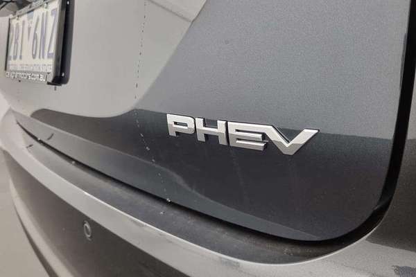 2024 Mitsubishi Outlander PHEV ES ZM