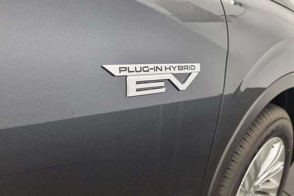 2024 Mitsubishi Outlander PHEV ES ZM