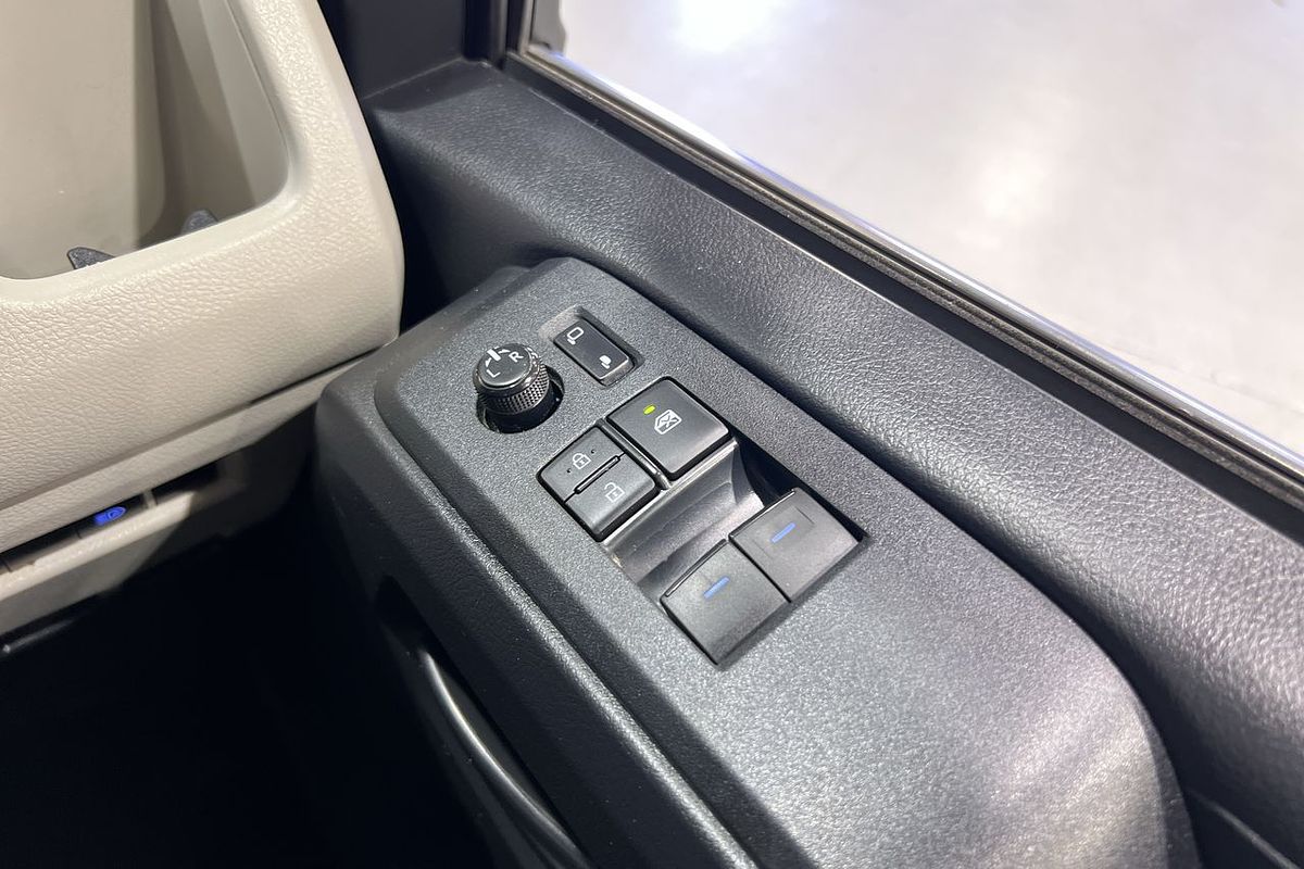 2021 Toyota Hiace GDH300R LWB