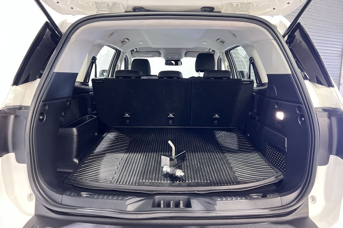 2022 Ford Everest Ambiente