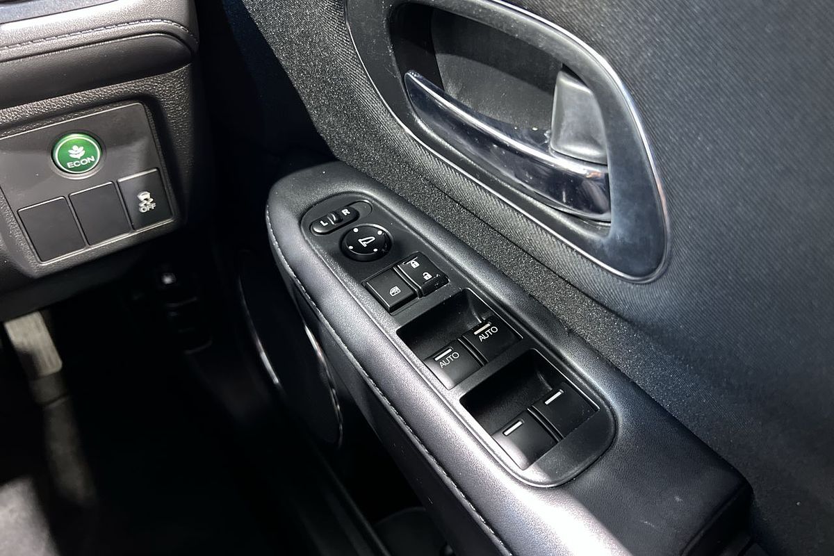 2016 Honda HR-V VTi-S