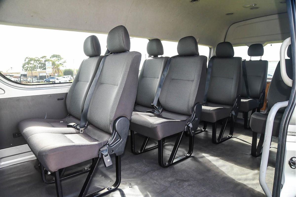 2017 Toyota Hiace Commuter TRH223R