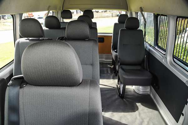 2017 Toyota Hiace Commuter TRH223R