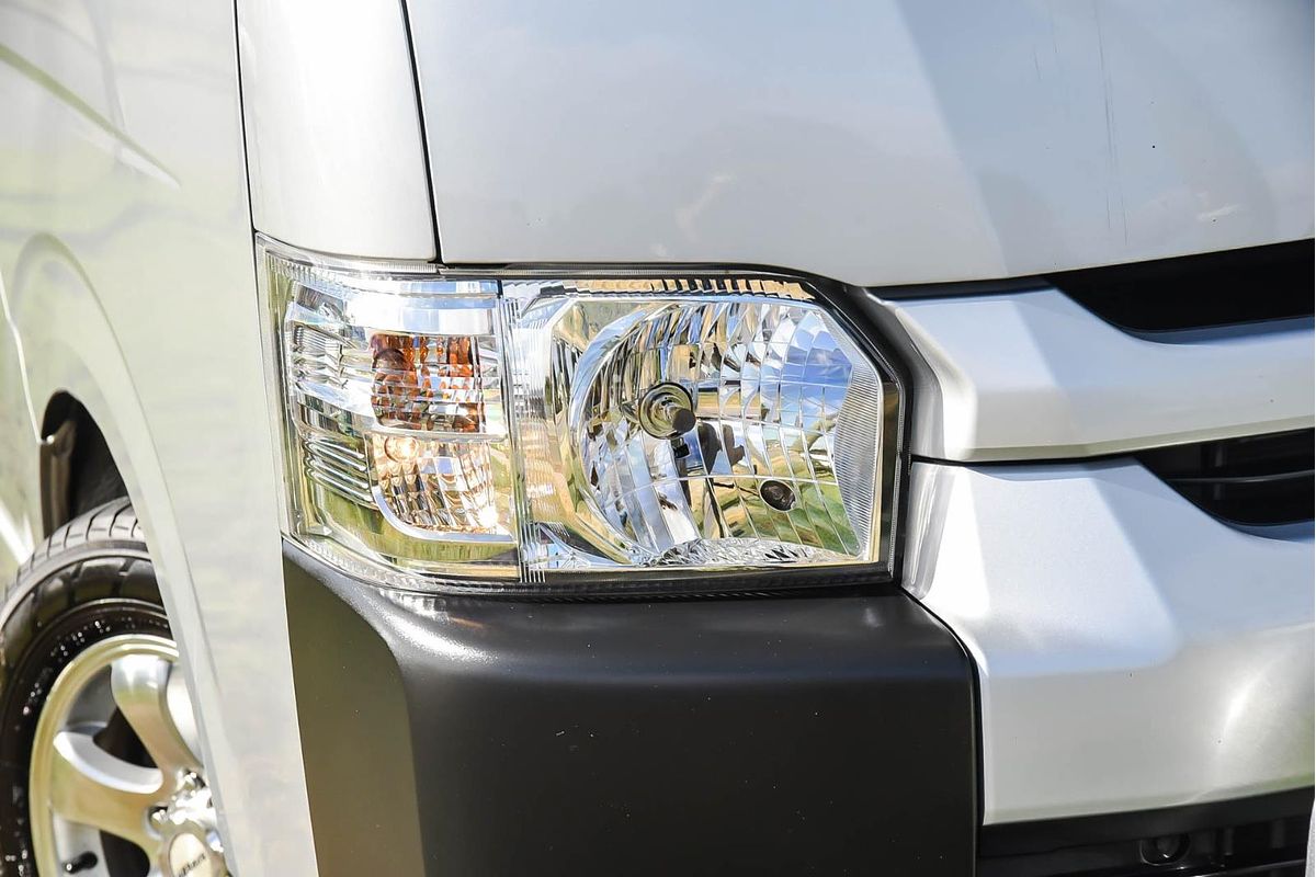 2017 Toyota Hiace Commuter TRH223R