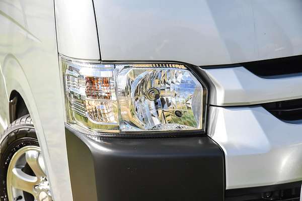 2017 Toyota Hiace Commuter TRH223R