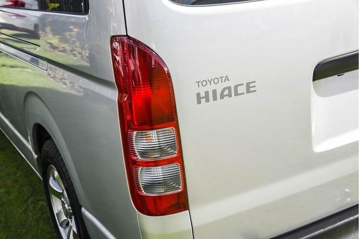 2017 Toyota Hiace Commuter TRH223R