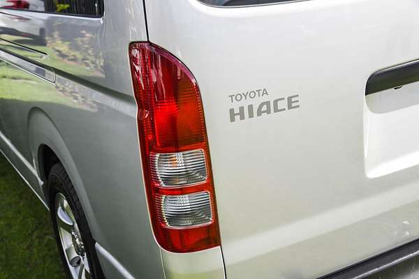 2017 Toyota Hiace Commuter TRH223R