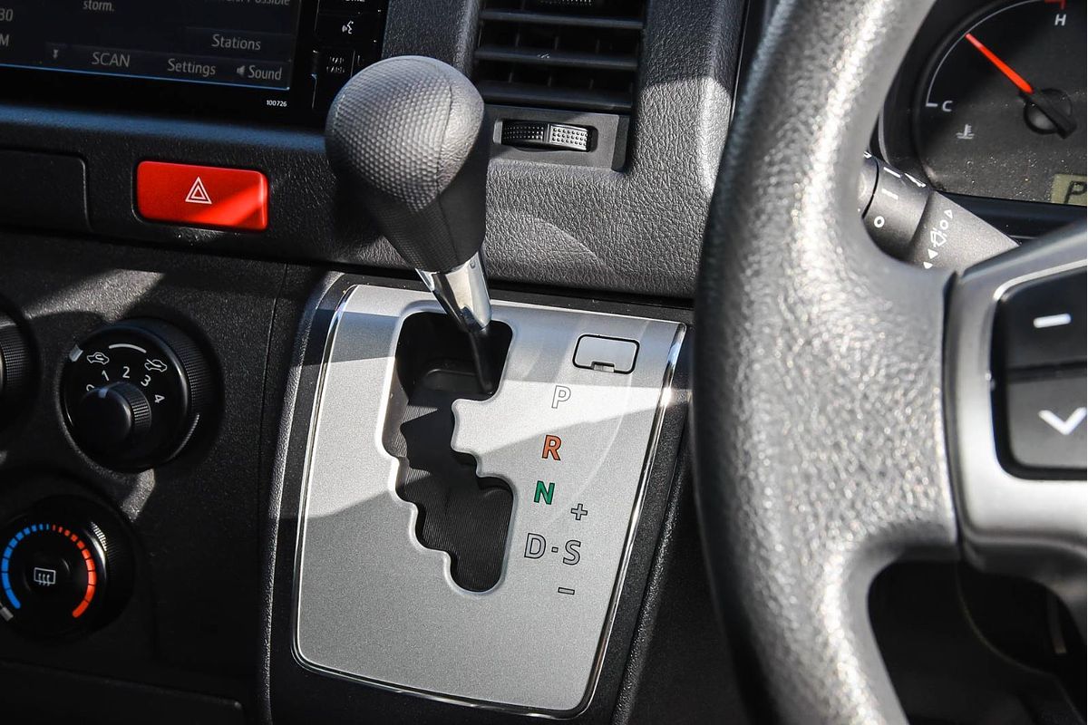 2017 Toyota Hiace Commuter TRH223R