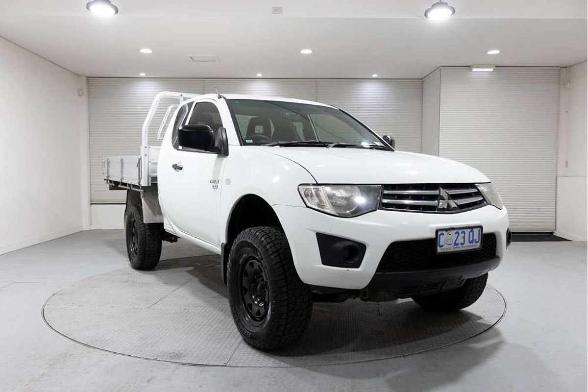 2011 Mitsubishi TRITON GLX (4x4) 5 SP MANUAL CLUB C/CHAS DT4 DIESEL