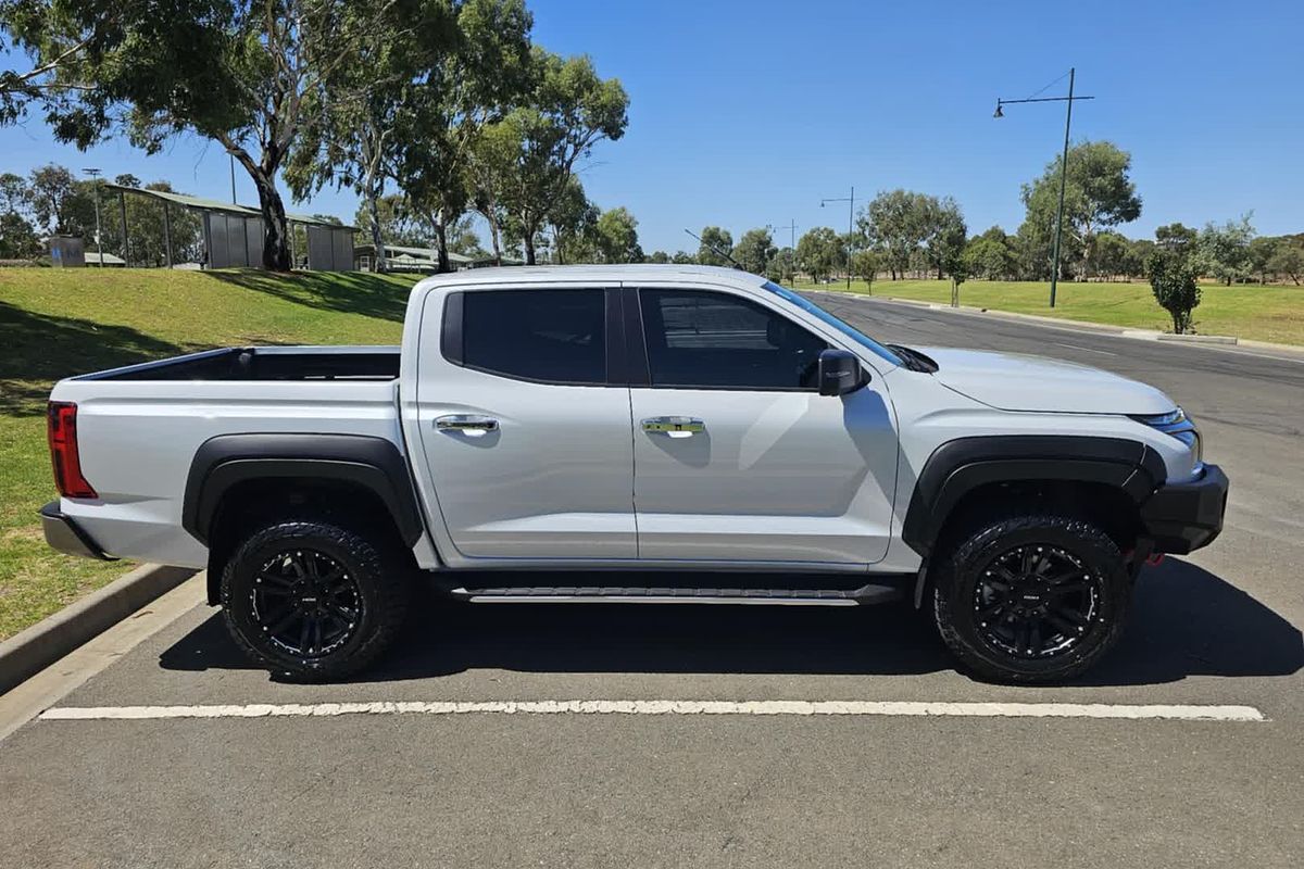 2024 Mitsubishi Triton GLS MV 4X4