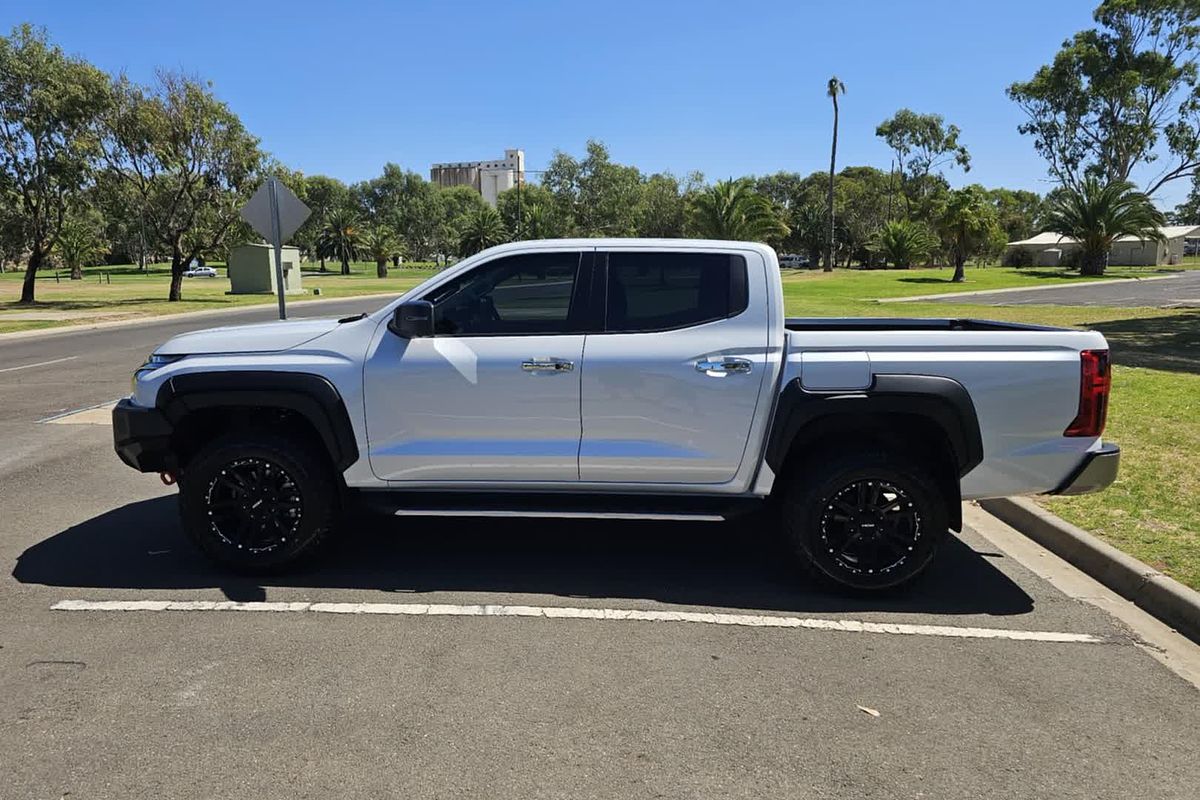 2024 Mitsubishi Triton GLS MV 4X4