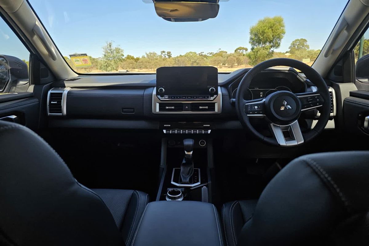 2024 Mitsubishi Triton GLS MV 4X4
