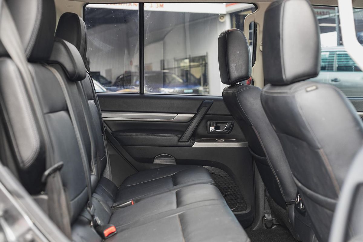 2020 Mitsubishi Pajero Exceed NX