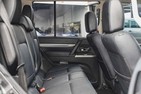 2020 Mitsubishi Pajero Exceed NX
