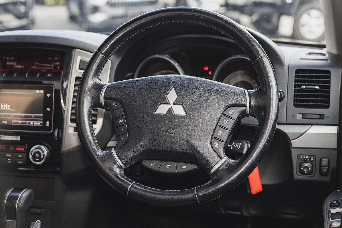 2020 Mitsubishi Pajero Exceed NX
