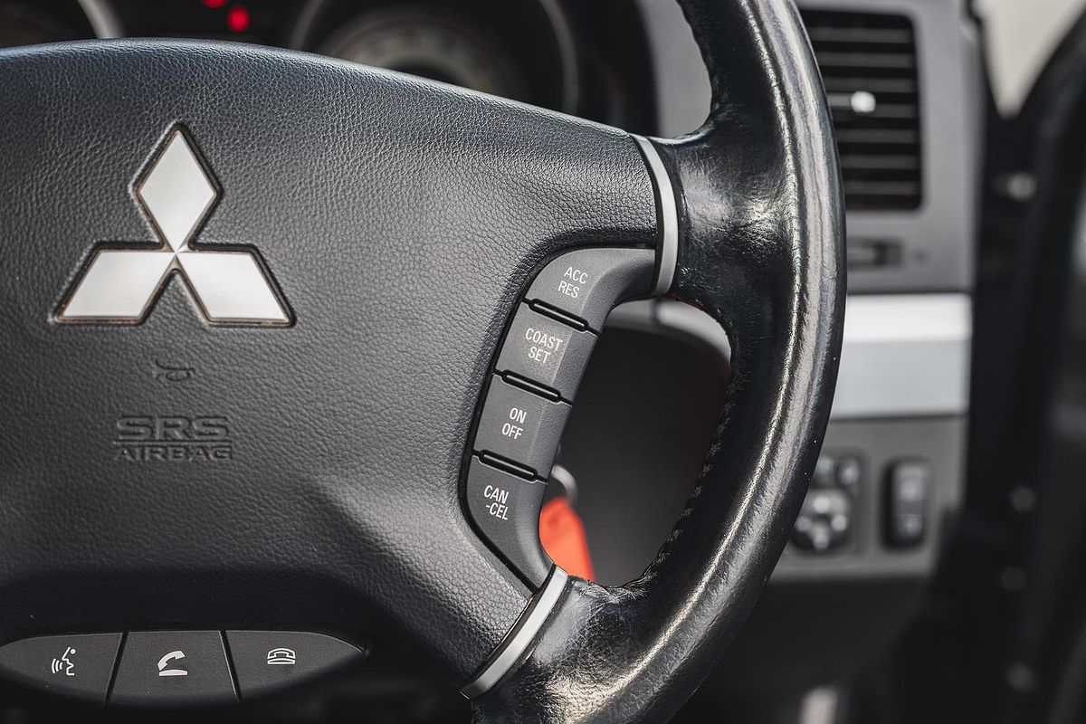 2020 Mitsubishi Pajero Exceed NX