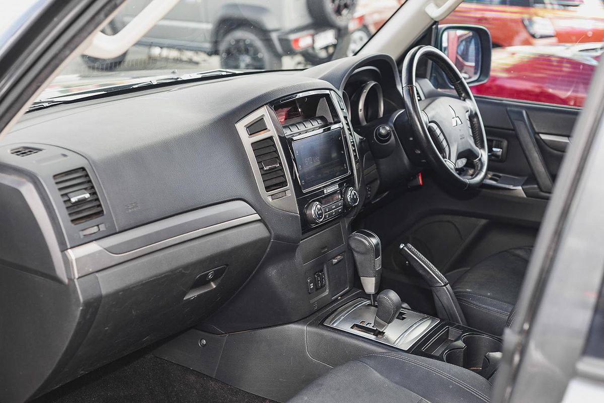 2020 Mitsubishi Pajero Exceed NX
