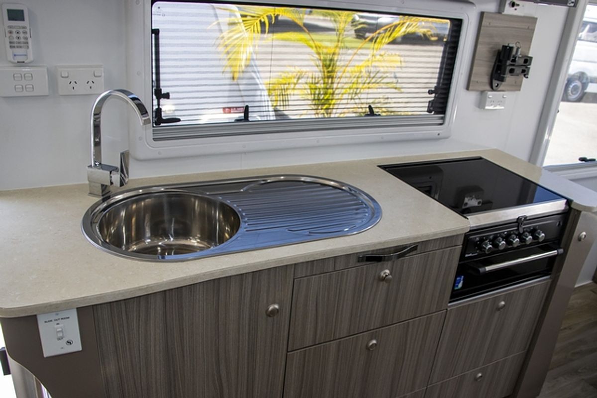 2023 Avan ASPIRE Caravan * 587-4 TA