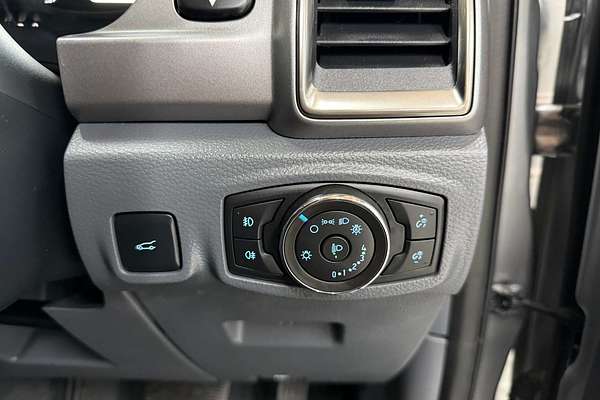 2017 Ford Everest Trend UA