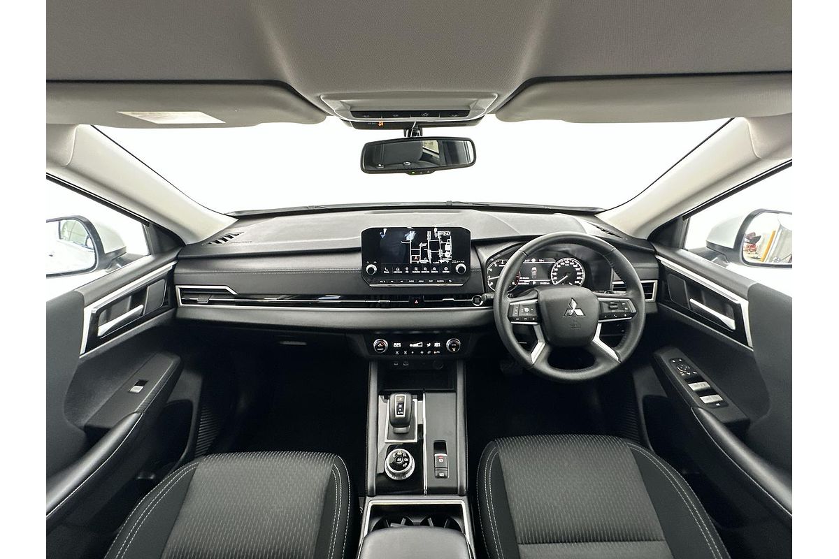 2024 Mitsubishi Outlander Black Edition ZM