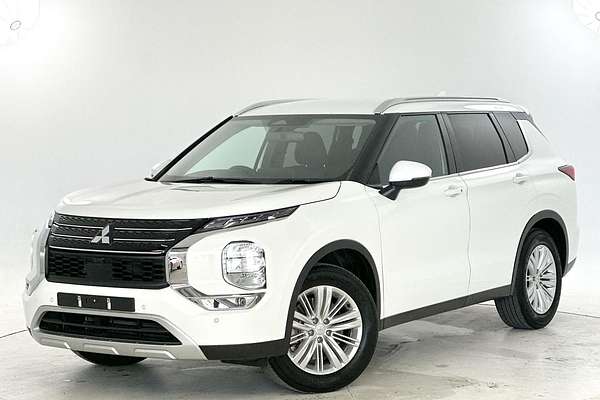 2024 Mitsubishi Outlander Black Edition ZM
