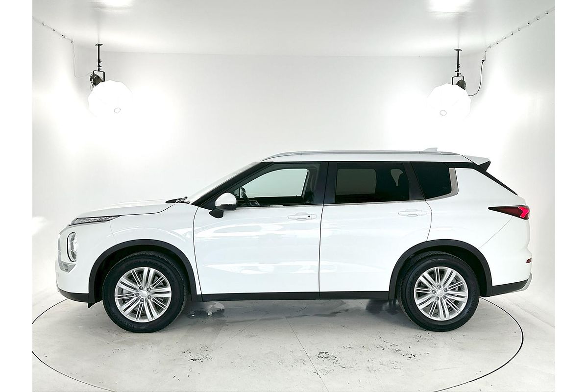 2024 Mitsubishi Outlander Black Edition ZM