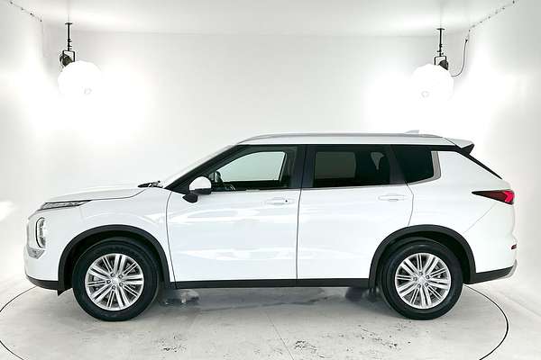 2024 Mitsubishi Outlander Black Edition ZM