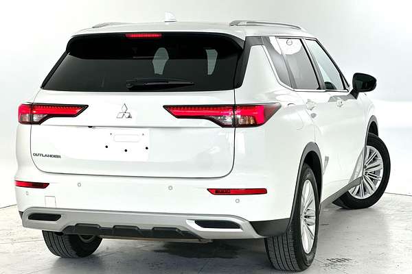 2024 Mitsubishi Outlander Black Edition ZM