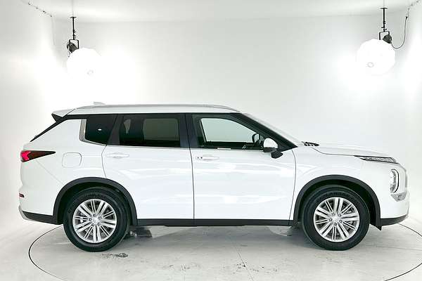 2024 Mitsubishi Outlander Black Edition ZM