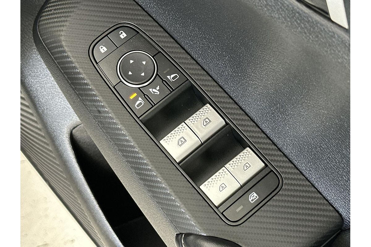 2024 Mitsubishi Outlander Black Edition ZM