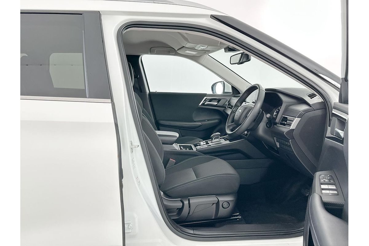 2024 Mitsubishi Outlander LS ZM