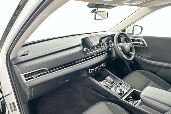 2024 Mitsubishi Outlander Black Edition ZM