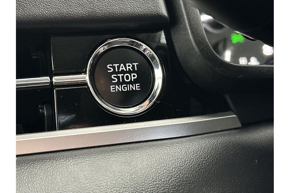 2024 Mitsubishi Outlander Black Edition ZM