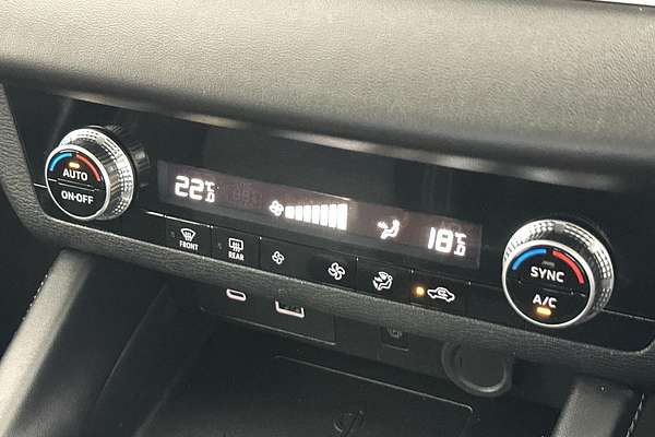 2024 Mitsubishi Outlander Black Edition ZM