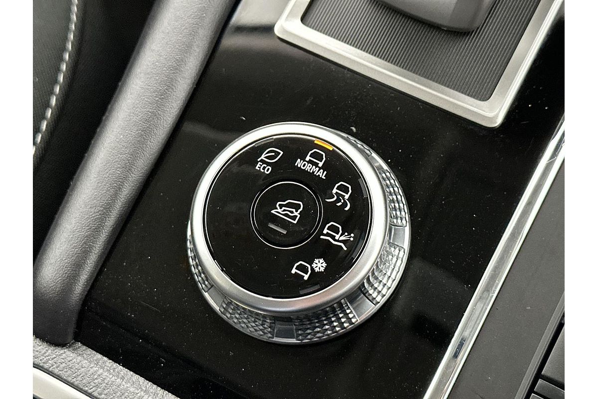2024 Mitsubishi Outlander Black Edition ZM
