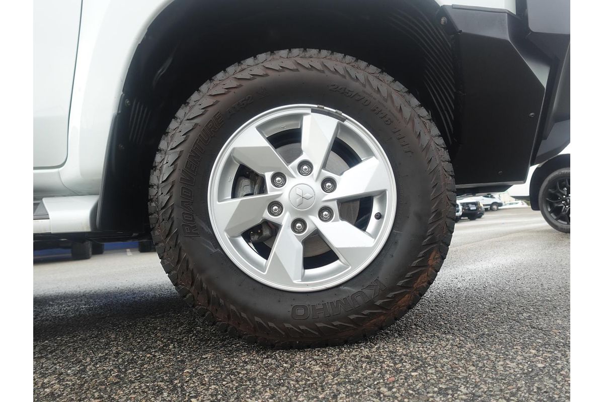 2019 Mitsubishi Triton GLX+ MR 4X4