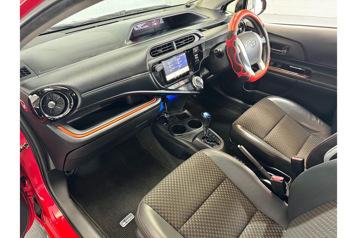 2016 Toyota AQUA X Urban