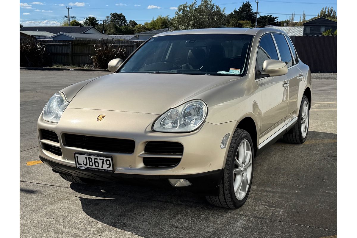 2004 Porsche CAYENNE S 4 DR 6SP TIP
