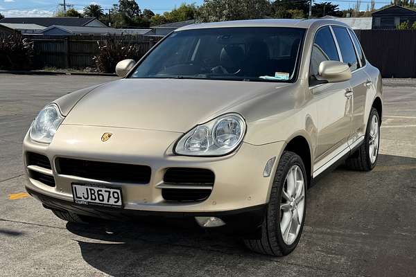2004 Porsche CAYENNE S 4 DR 6SP TIP