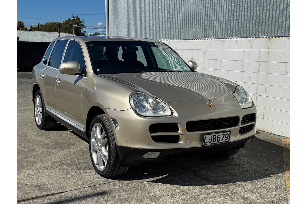 2004 Porsche CAYENNE S 4 DR 6SP TIP
