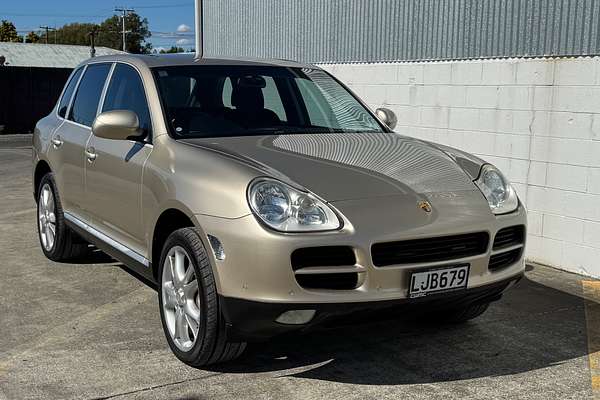 2004 Porsche CAYENNE S 4 DR 6SP TIP