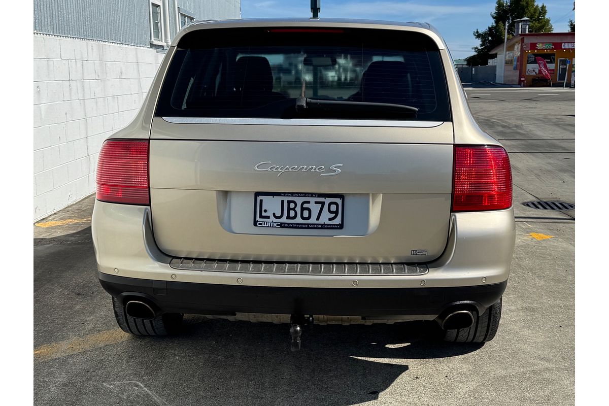 2004 Porsche CAYENNE S 4 DR 6SP TIP