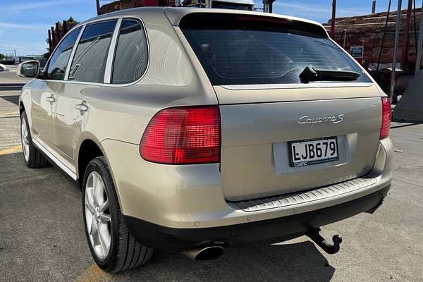 2004 Porsche CAYENNE S 4 DR 6SP TIP