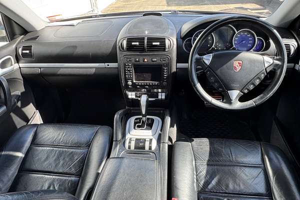 2004 Porsche CAYENNE S 4 DR 6SP TIP