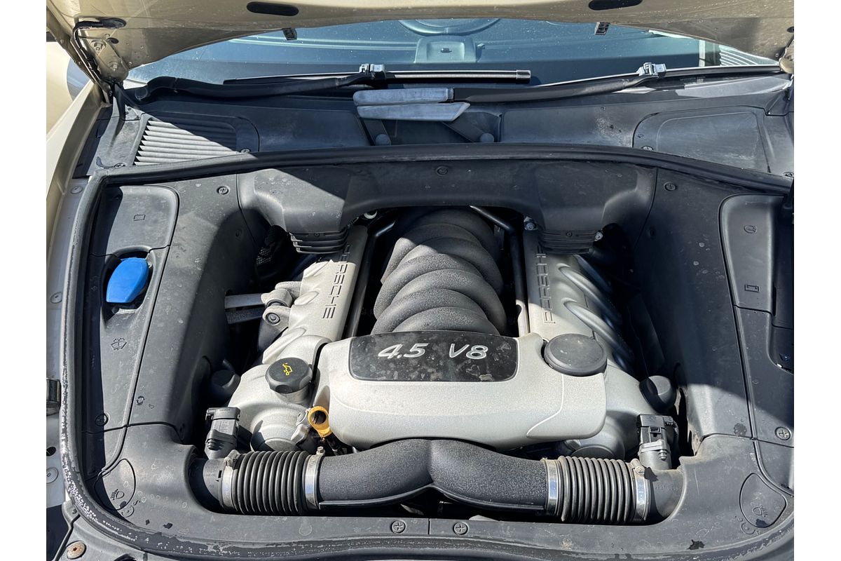 2004 Porsche CAYENNE S 4 DR 6SP TIP