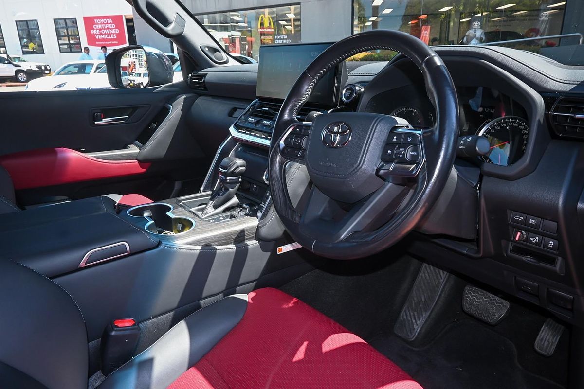 2022 Toyota Landcruiser Sahara ZX FJA300R