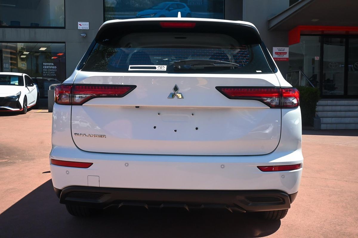 2022 Mitsubishi Outlander ES ZM