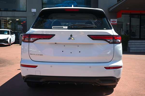 2022 Mitsubishi Outlander ES ZM