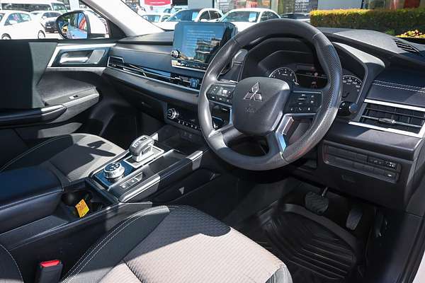 2022 Mitsubishi Outlander ES ZM