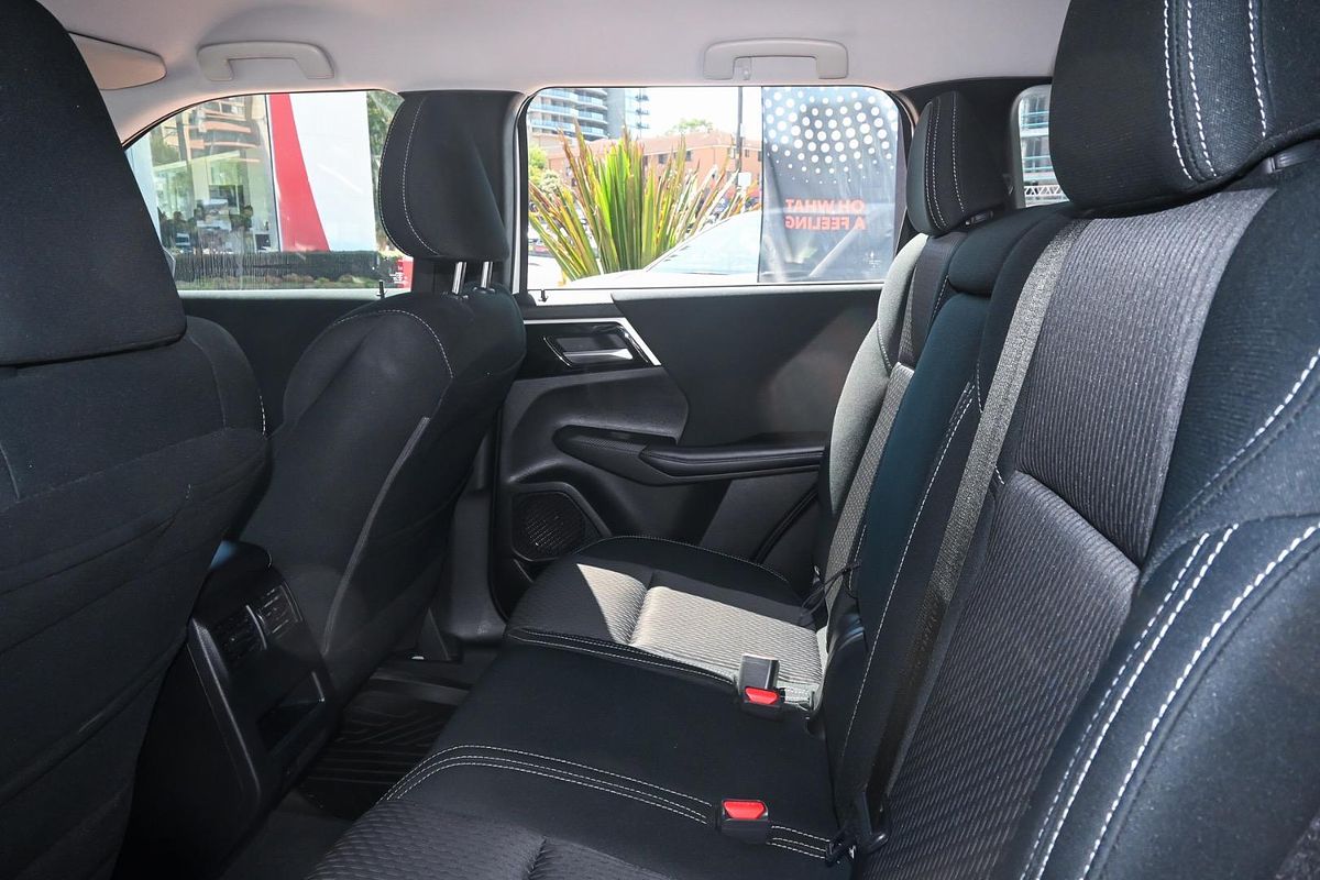 2022 Mitsubishi Outlander ES ZM